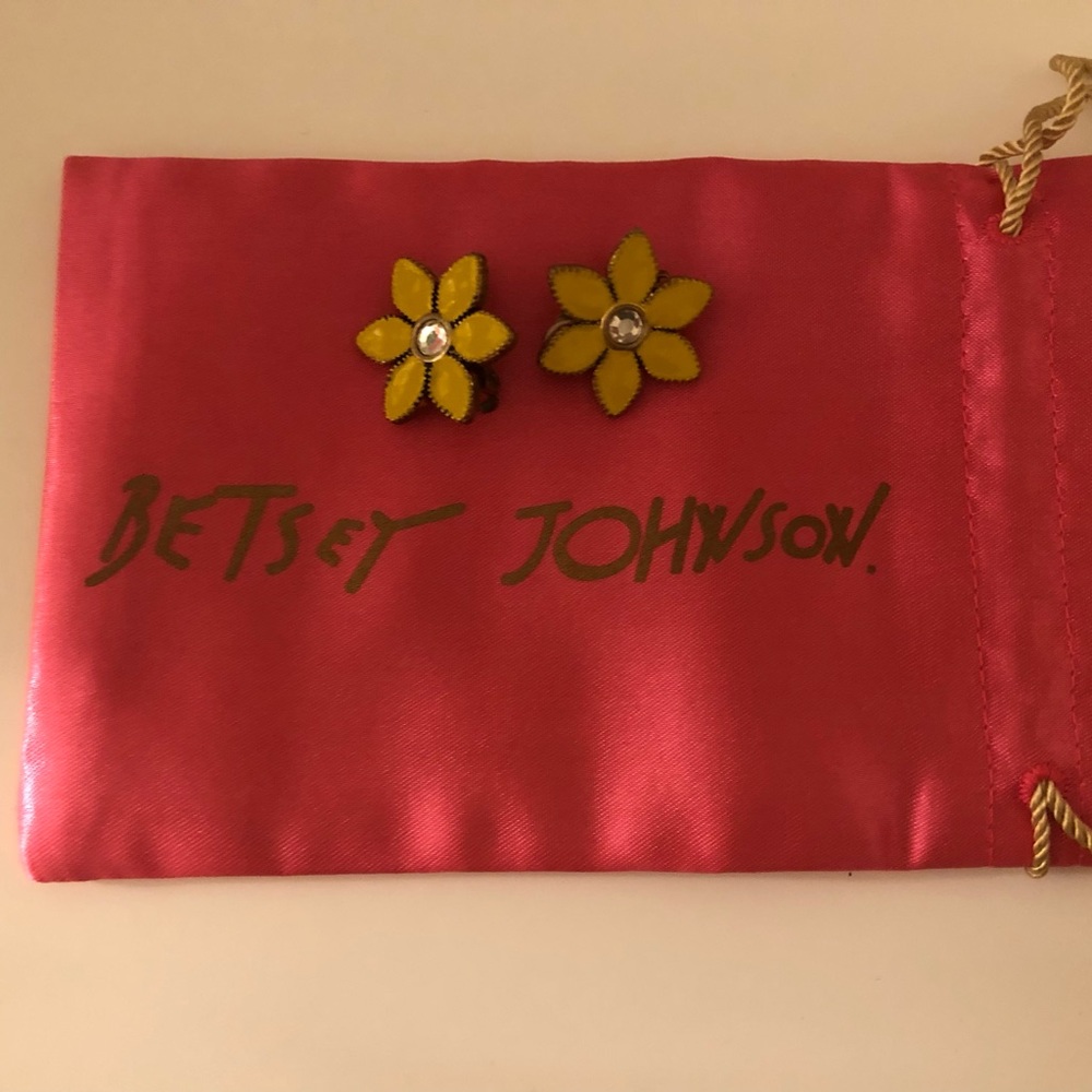 Betsy Johnson Brand New Floral Clip On Earrings